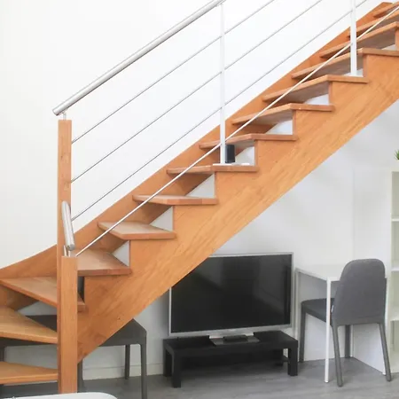 Duplex Adjoining The Eiffel Hall La Communale Appartement