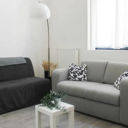 Duplex Adjoining The Eiffel Hall La Communale Appartement