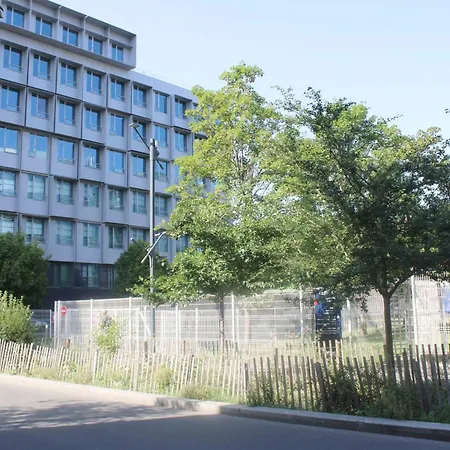 Appartement Duplex Adjoining The Eiffel Hall La Communale